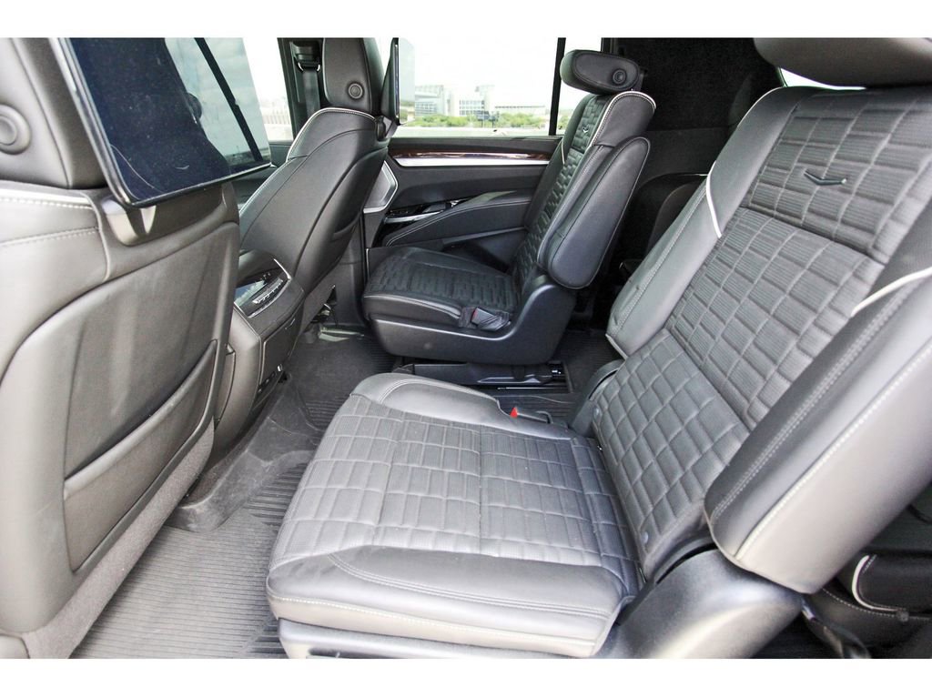 Certified 2025 Cadillac Escalade ESV Sport Platinum image 7