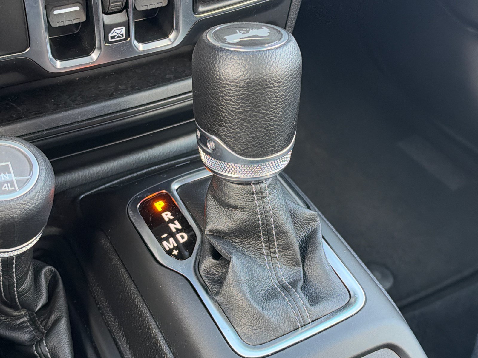 Used 2025 Jeep Wrangler Unlimited Sport AWD/4WD image 30