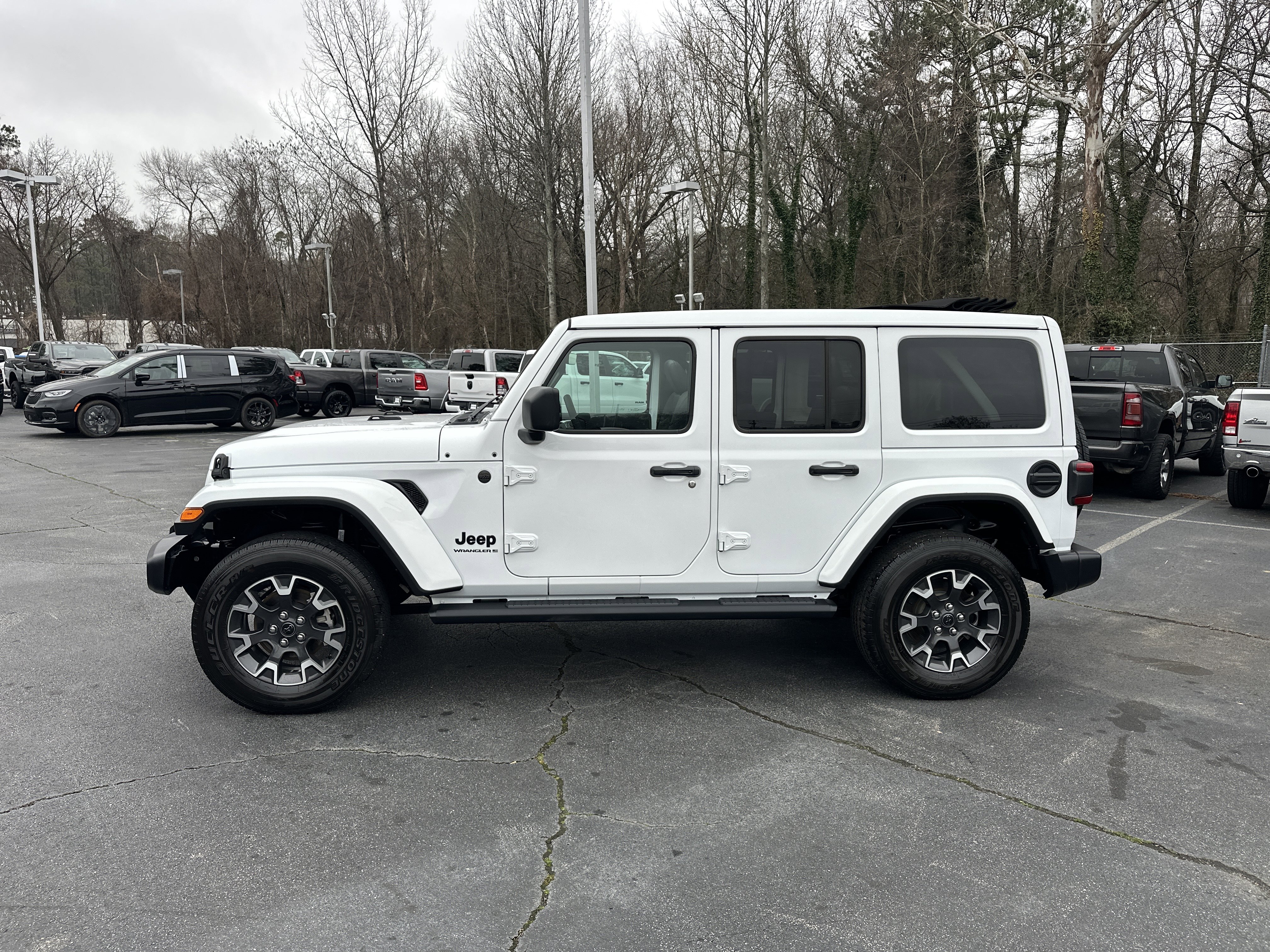 Used 2025 Jeep Wrangler Sahara w/ Safety Group image 6