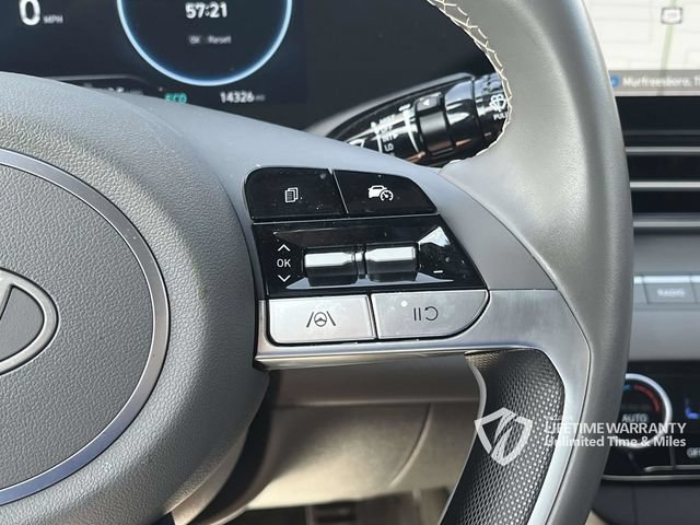 Certified 2025 Hyundai Elantra SEL FWD image 31