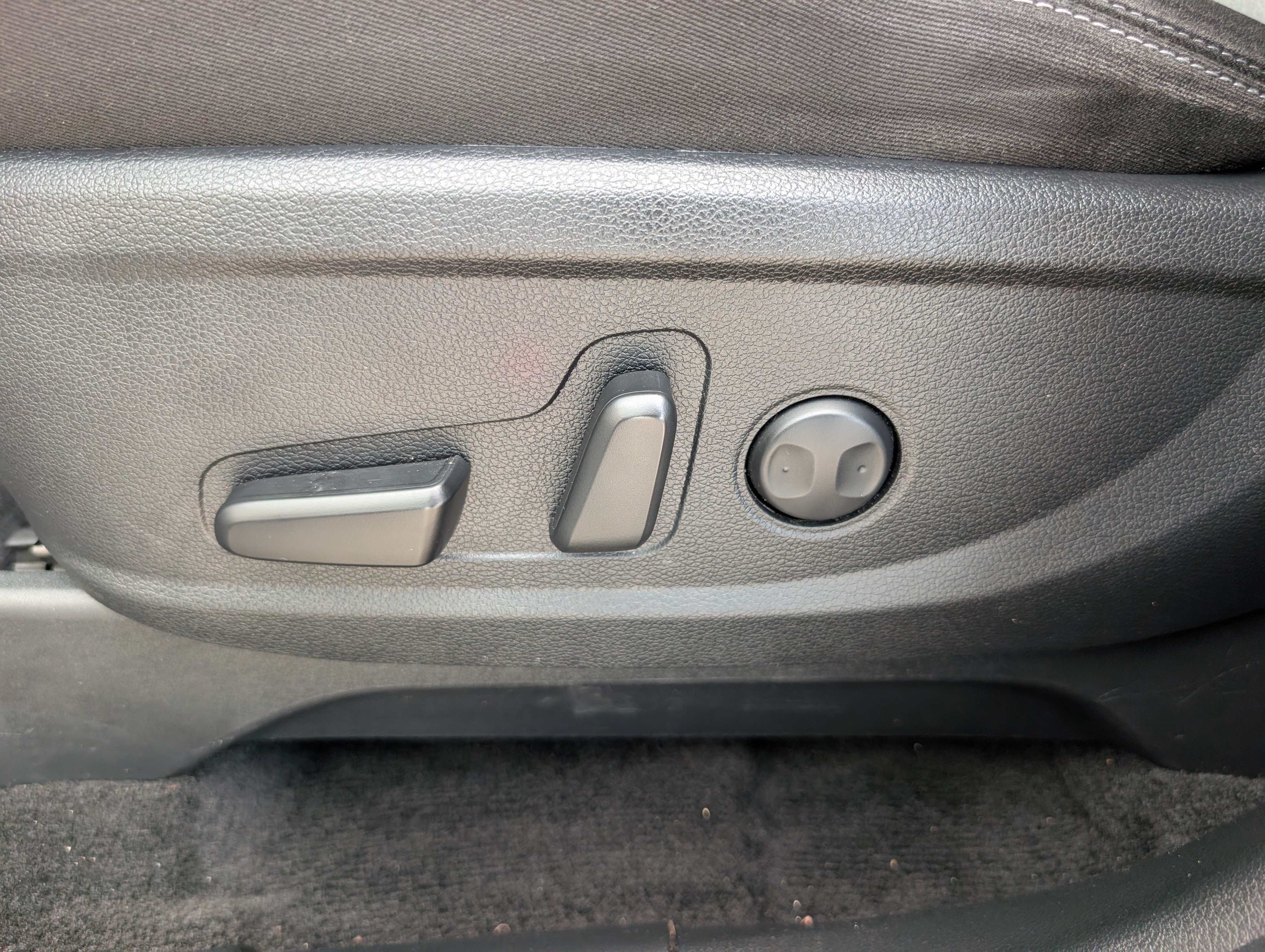 Used 2024 Hyundai Palisade Limited FWD image 16