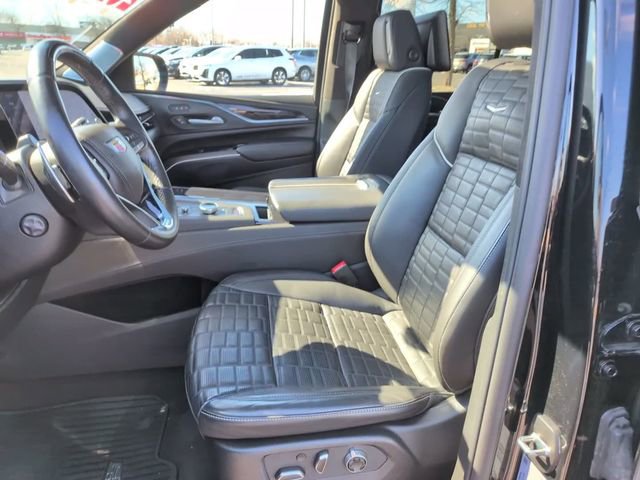Used 2024 Cadillac Escalade V w/ LPO, ONYX Package image 16