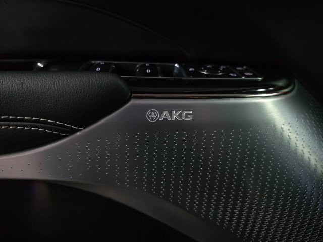 Used 2024 Cadillac Lyriq Luxury w/ LPO, Floor Liner Package image 31