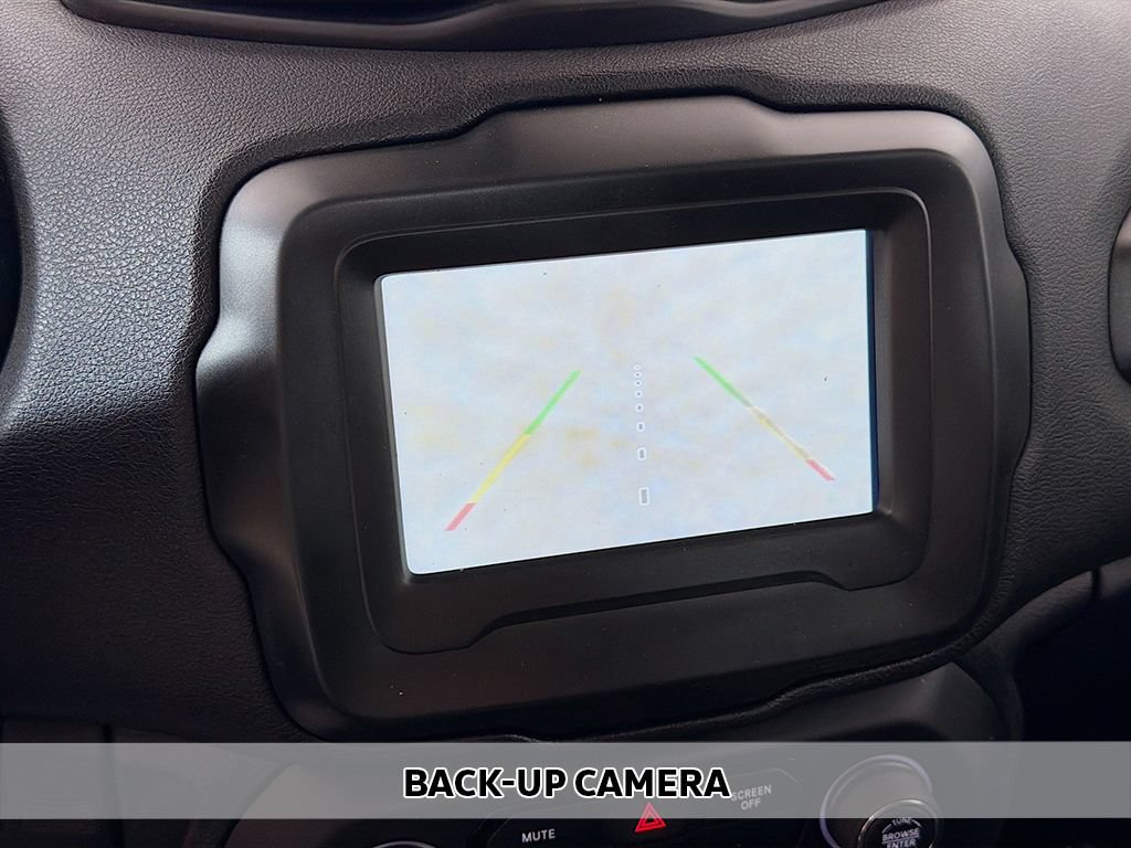 Used 2018 Jeep Renegade Altitude AWD/4WD image 3