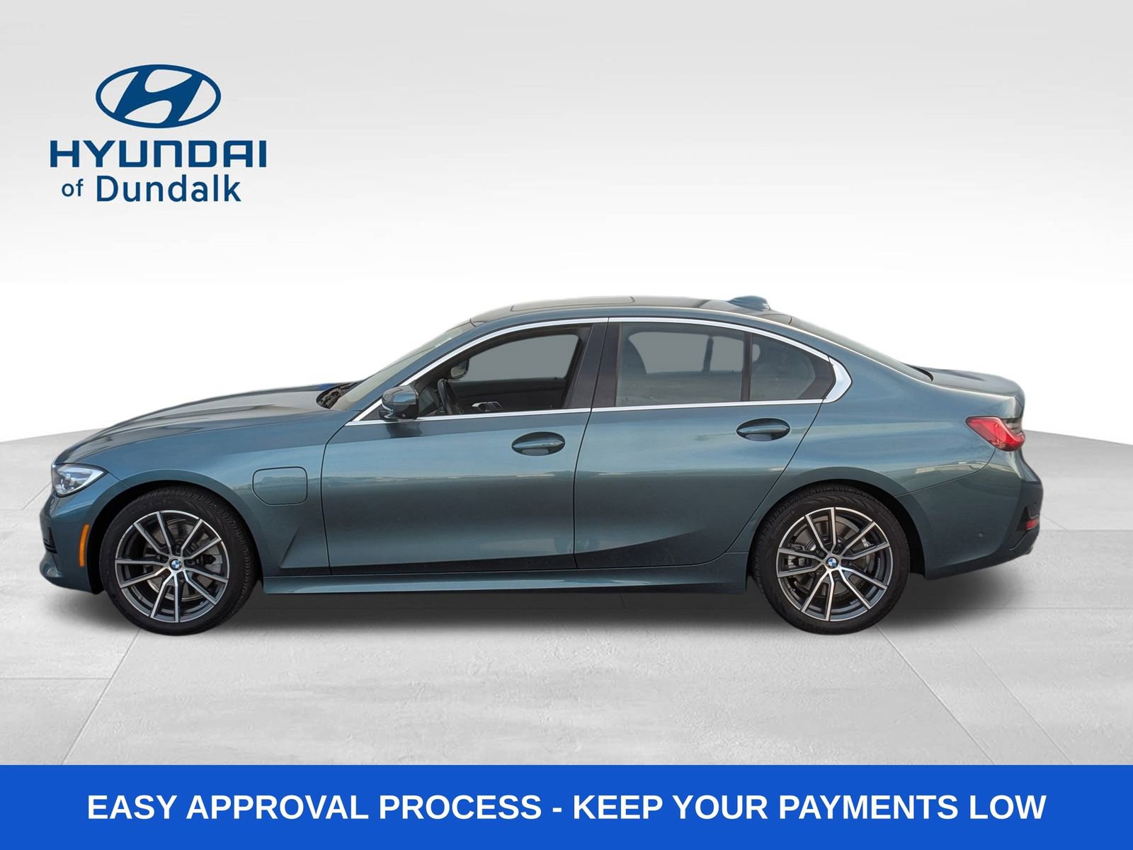 Used 2021 BMW 330e w/ Convenience Package image 2