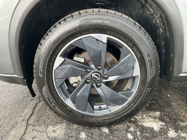 Used 2024 Nissan Rogue SV image 8