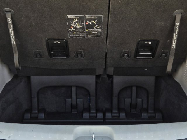Used 2017 Kia Sedona LX w/ LX Essentials Premium Package FWD image 8