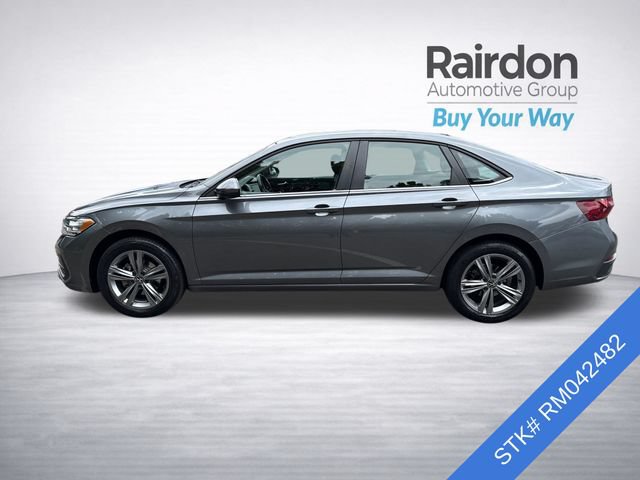 Used 2024 Volkswagen Jetta SE FWD image 4