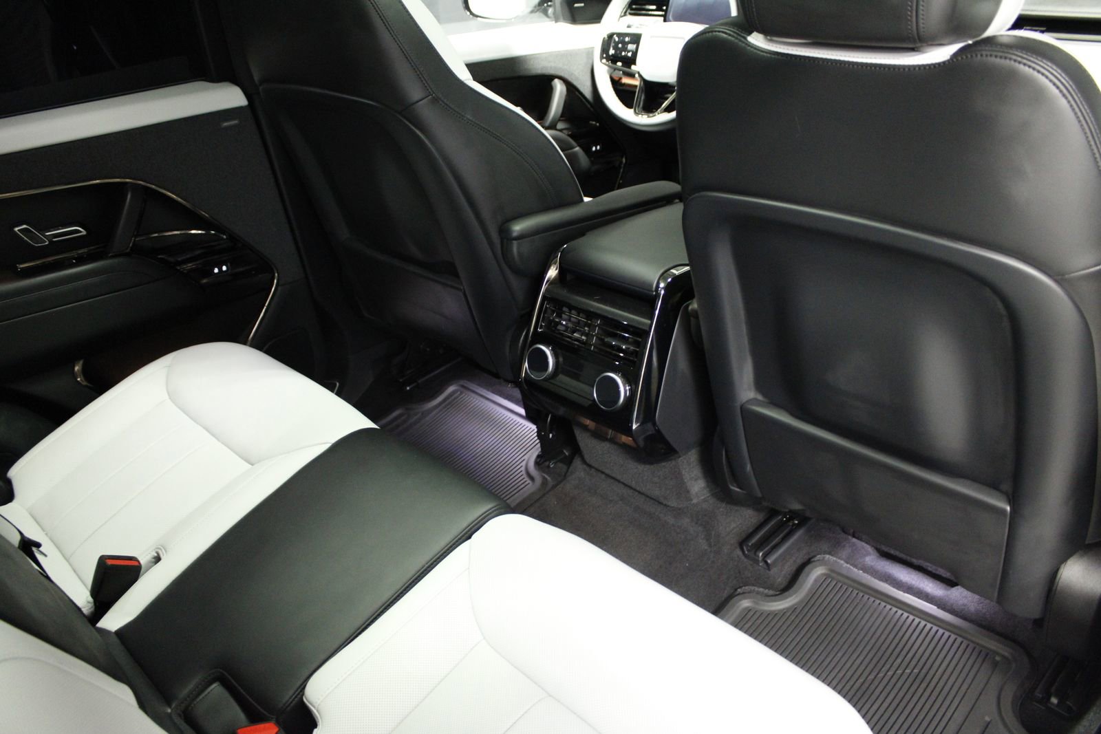 Used 2025 Land Rover Range Rover Sport Dynamic SE image 41