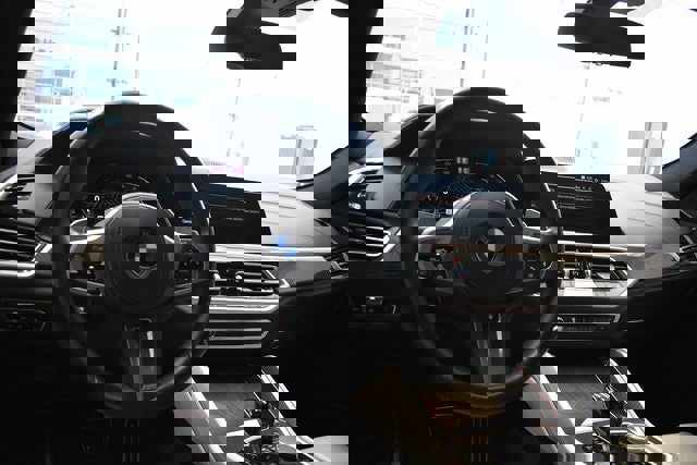 Used 2022 BMW X6 xDrive40i w/ M Sport Package image 25