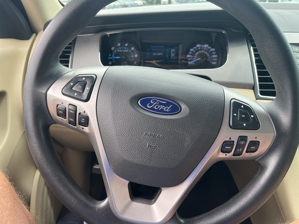 Used 2019 Ford Taurus SE FWD image 18