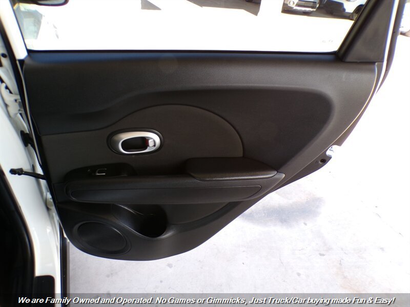 Used 2018 Kia Soul FWD image 25