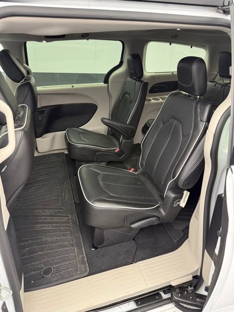 Used 2022 Chrysler Pacifica Limited FWD image 52