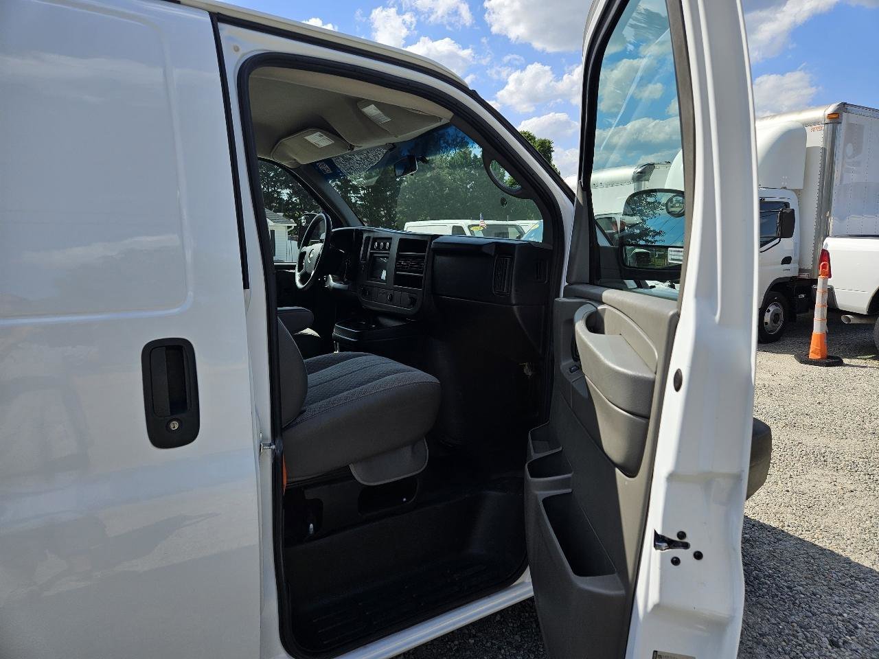 Used 2014 Chevrolet Express 1500 RWD image 28