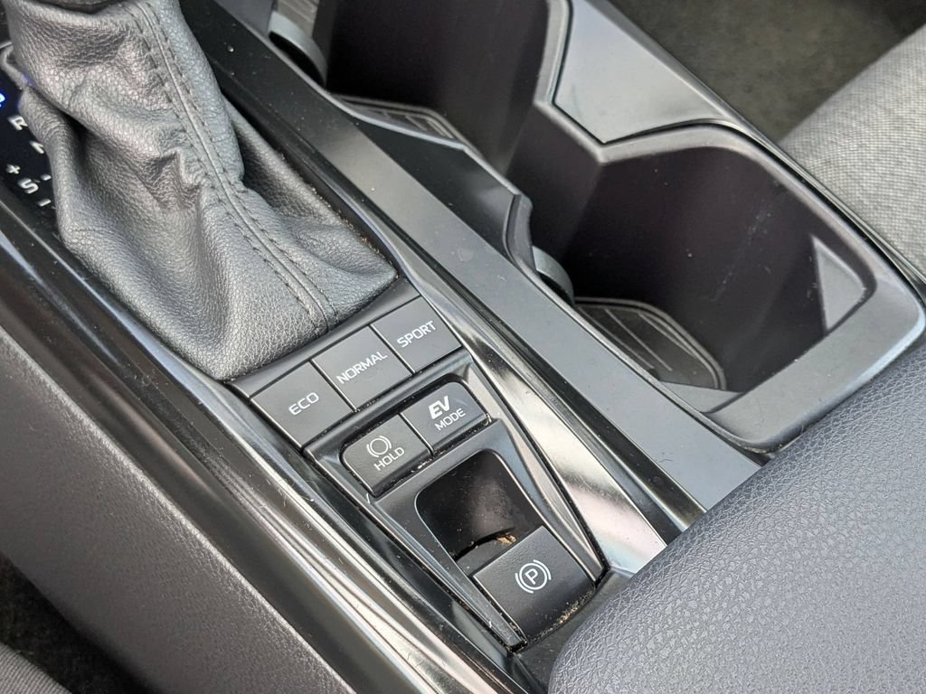 Used 2025 Toyota Camry LE FWD image 23