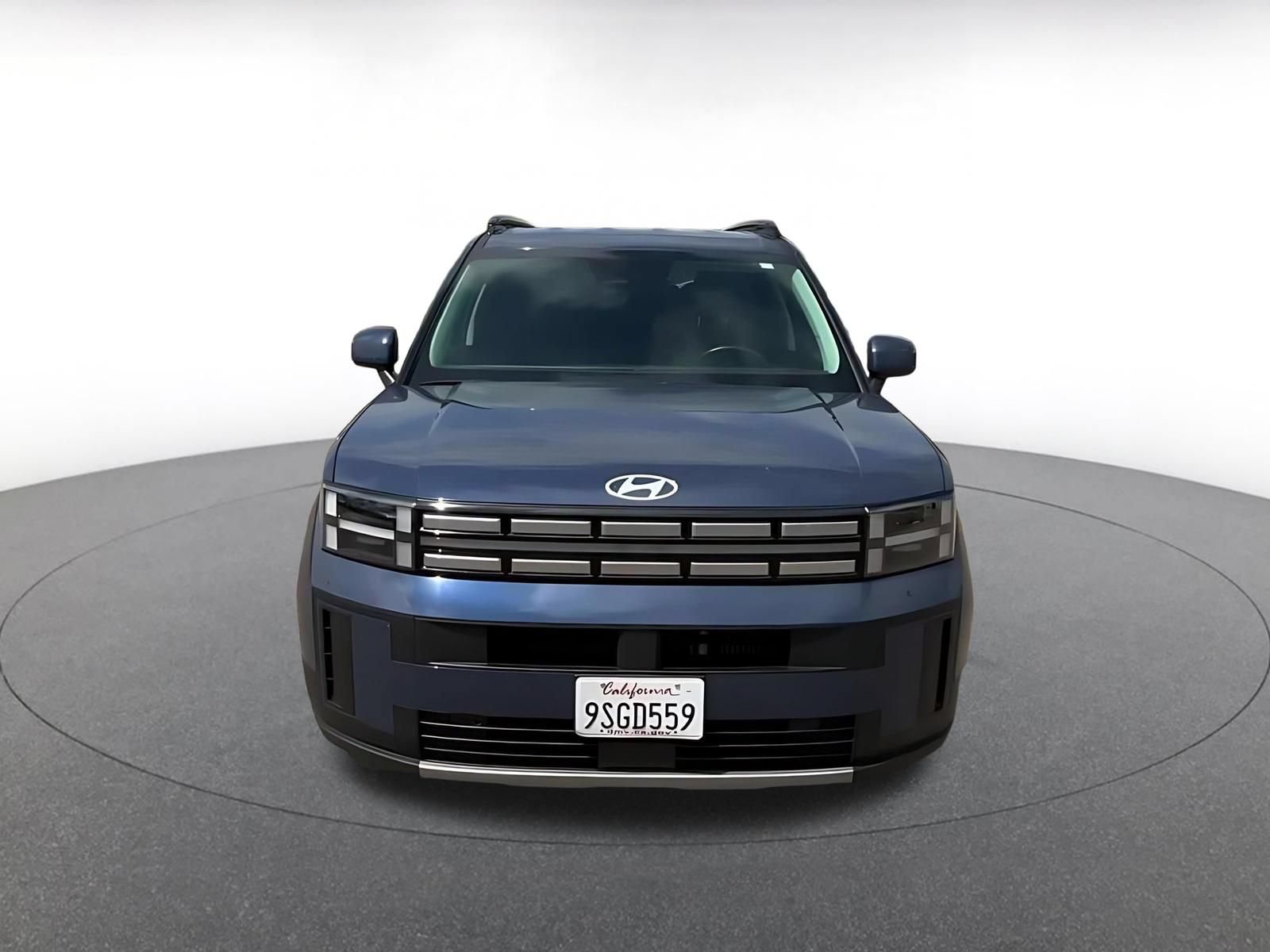 Used 2025 Hyundai Santa Fe SEL FWD image 4