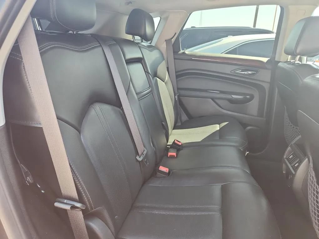 Used 2016 Cadillac SRX Luxury w/ Driver Awareness Package FWD image 3