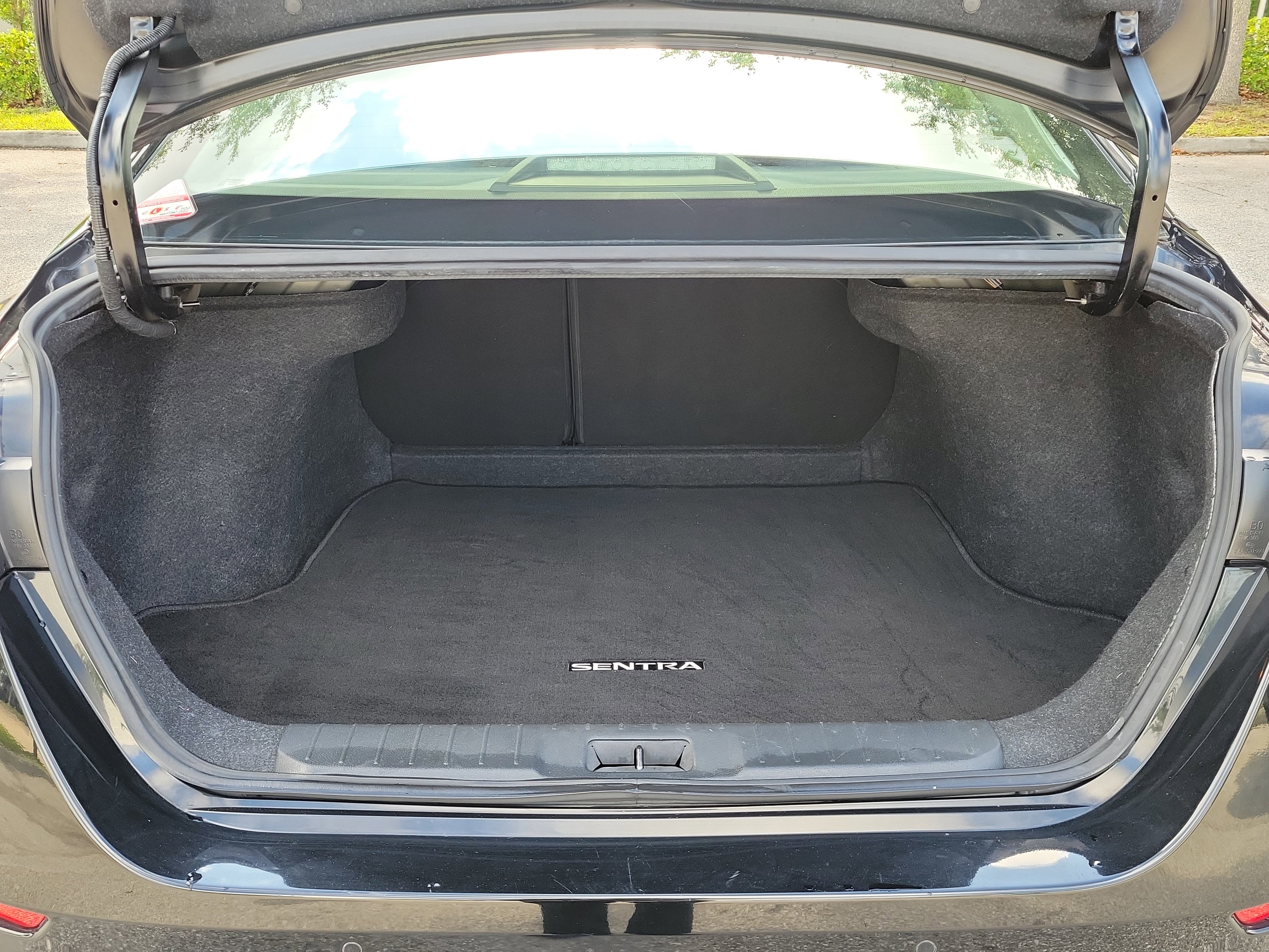 Certified 2020 Nissan Sentra S FWD image 12