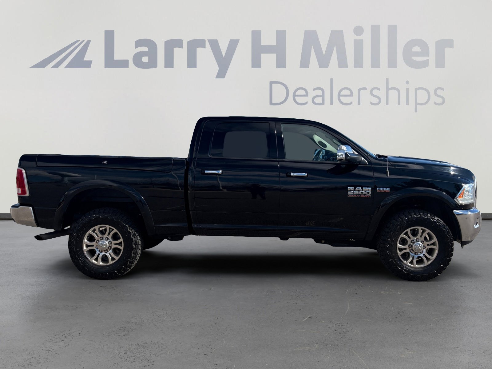 Used 2014 RAM 2500 Laramie w/ HD Snow Plow Prep Group image 7
