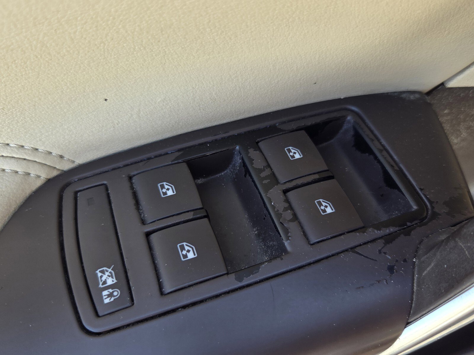 Used 2013 Buick Regal Premium image 32