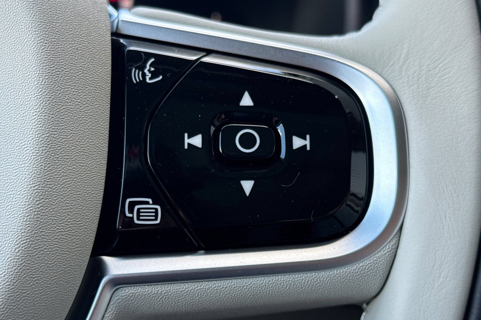 New 2026 Volvo XC90 T8 Ultra w/ Protection Package Premier AWD/4WD image 28