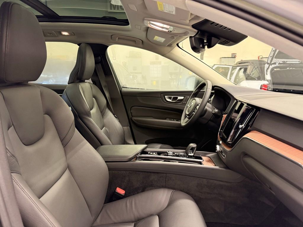 Used 2023 Volvo XC60 B5 Plus w/ Climate Package image 29