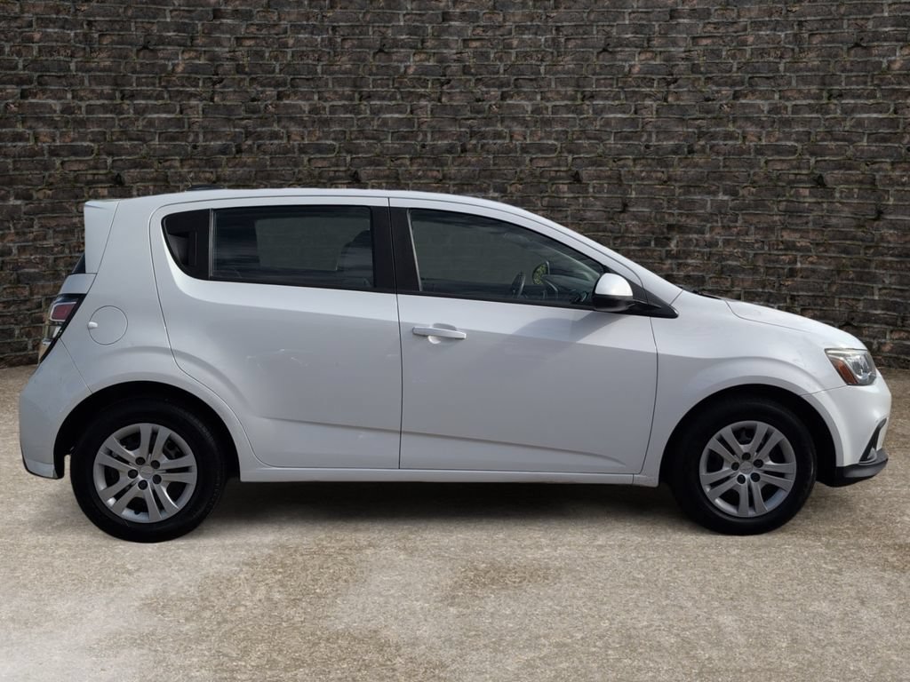 Used 2018 Chevrolet Sonic LT FWD image 3