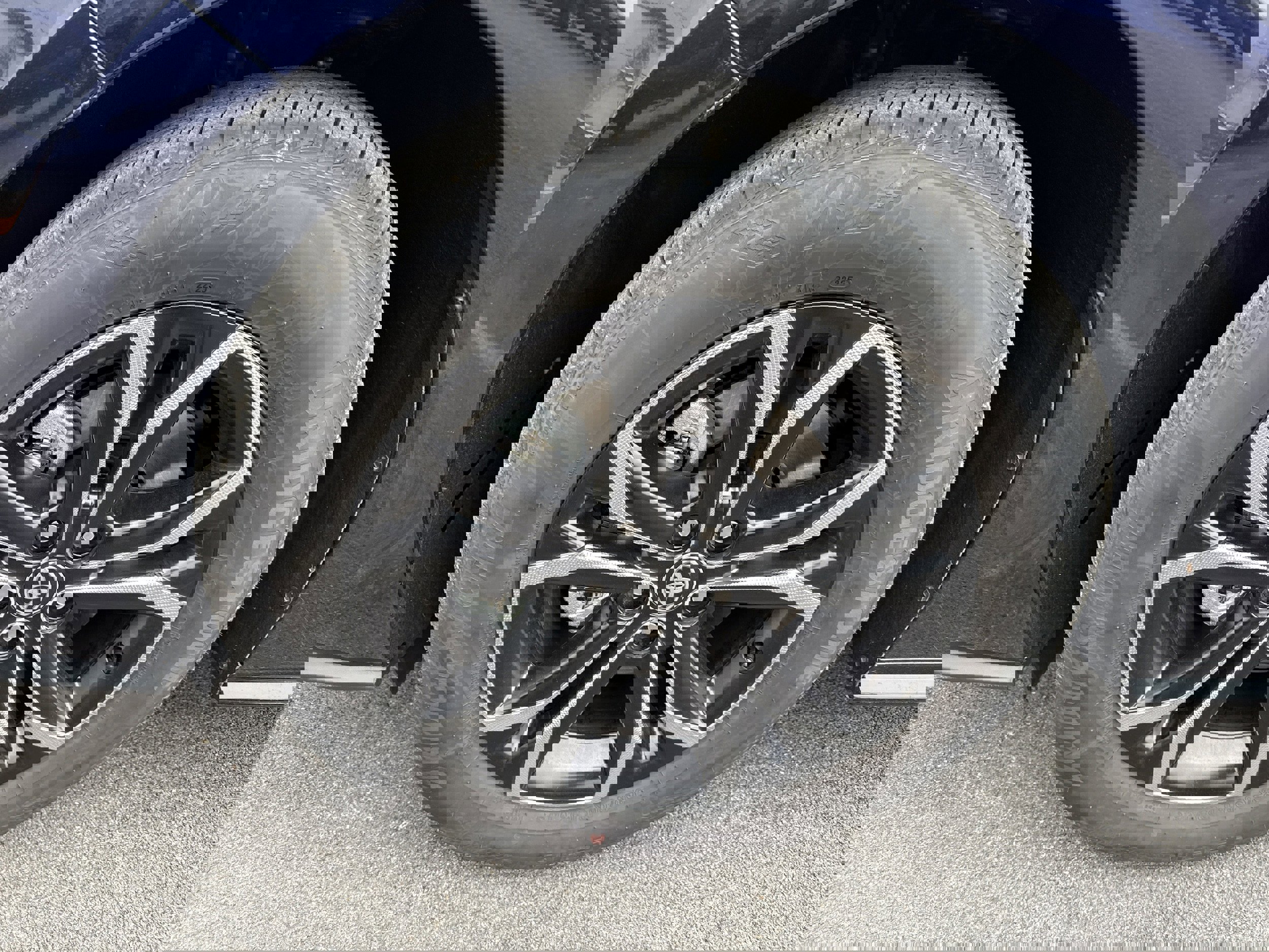 Used 2025 Toyota Sienna Platinum image 10