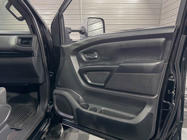 Used 2023 Nissan Titan SV w/ SV Convenience Package image 34