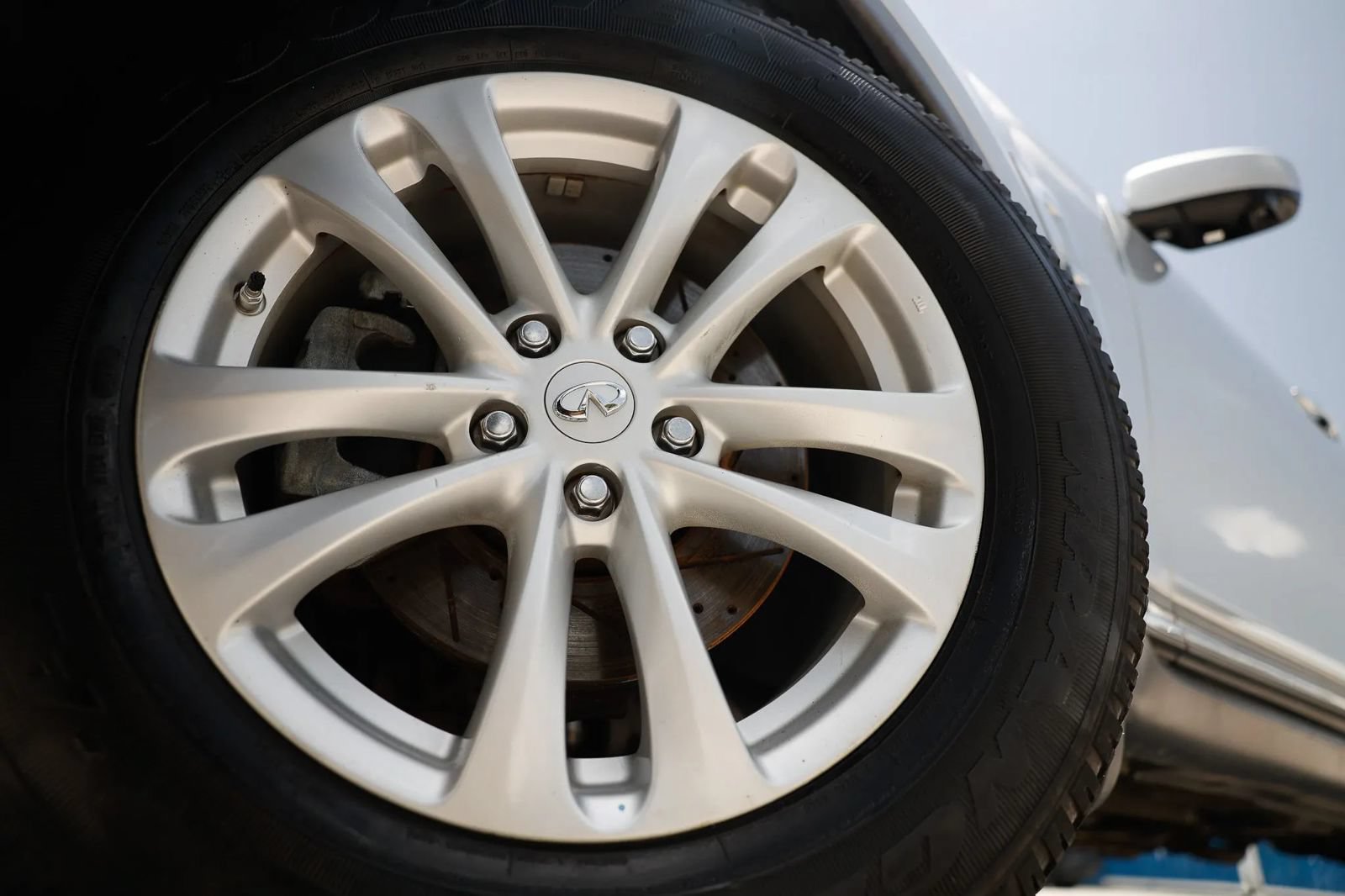Used 2011 INFINITI FX35 2WD w/ Premium Pkg image 26