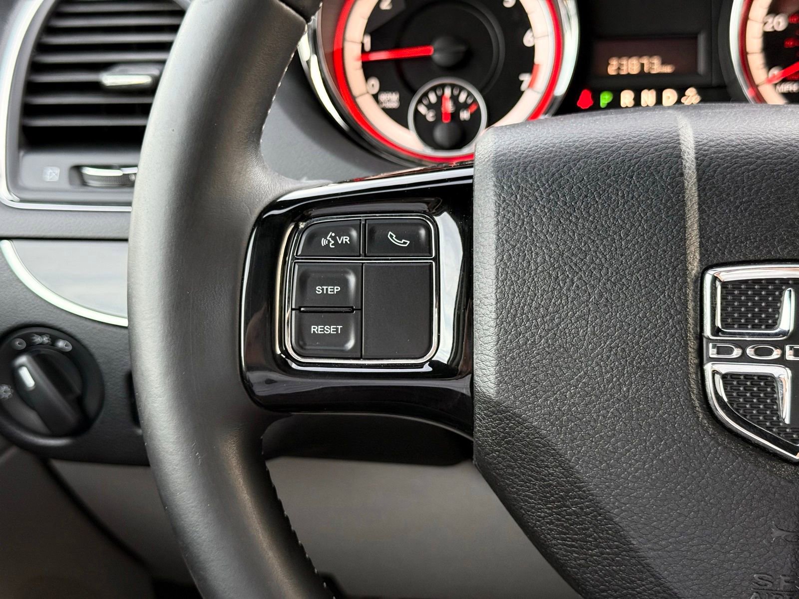 Used 2016 Dodge Grand Caravan SE FWD image 30