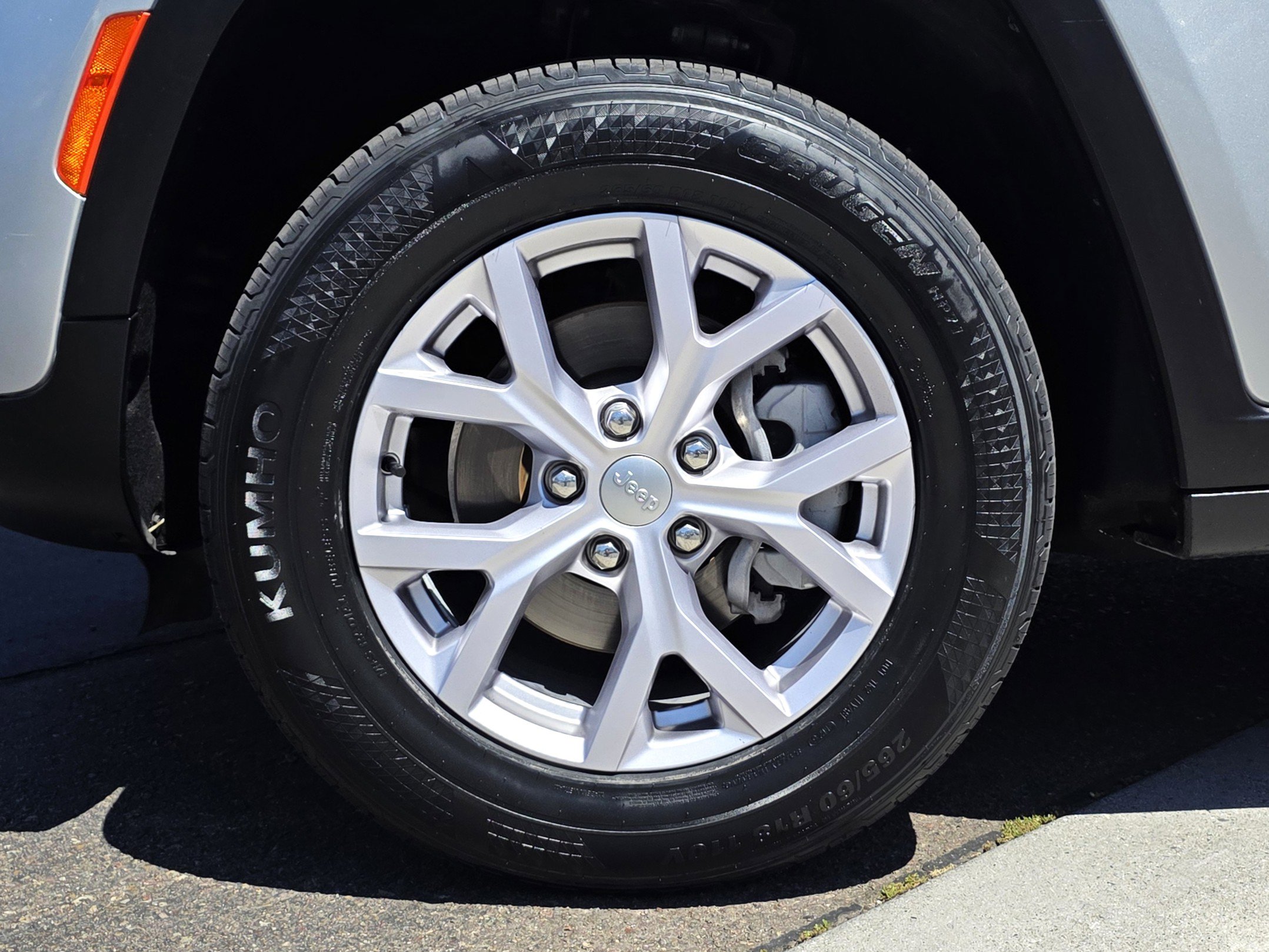 Certified 2022 Jeep Grand Cherokee Limited image 9