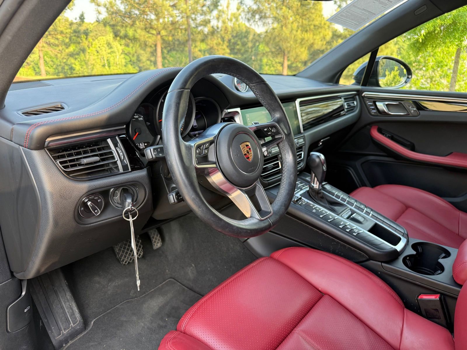 Used 2019 Porsche Macan AWD/4WD image 24