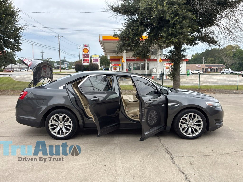 Used 2017 Ford Taurus Limited FWD image 19