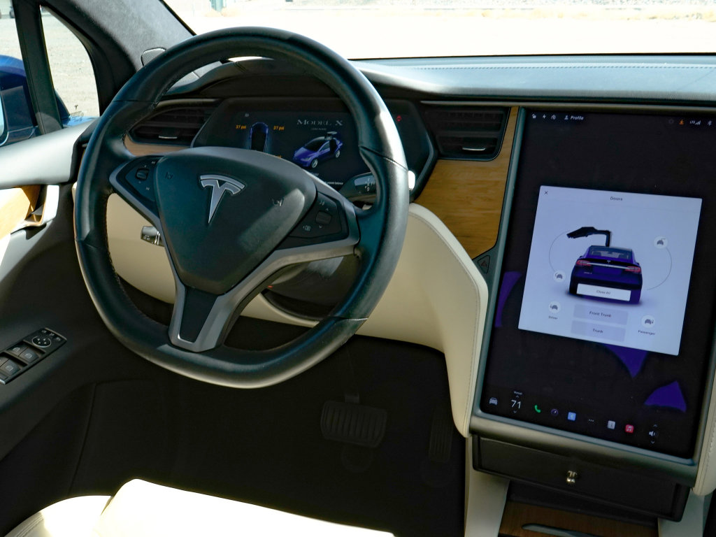 Used 2020 Tesla Model X Long Range image 22