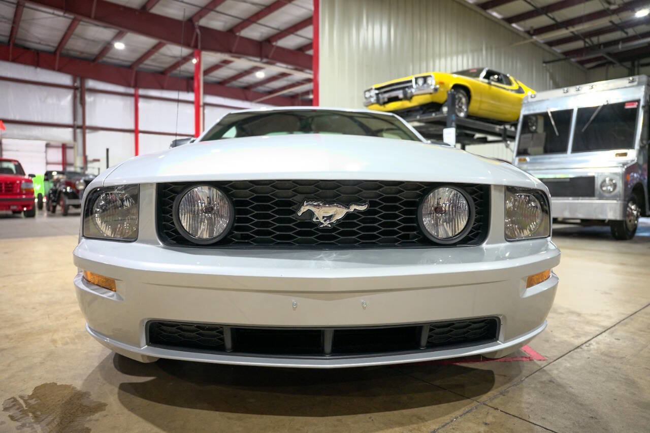 Used 2005 Ford Mustang GT Premium image 13