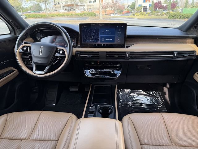 Used 2023 Lincoln Corsair Reserve w/ Jet Appearance Package image 39