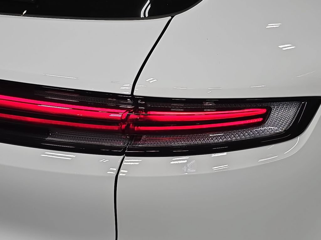 Certified 2026 Porsche Cayenne AWD/4WD image 30