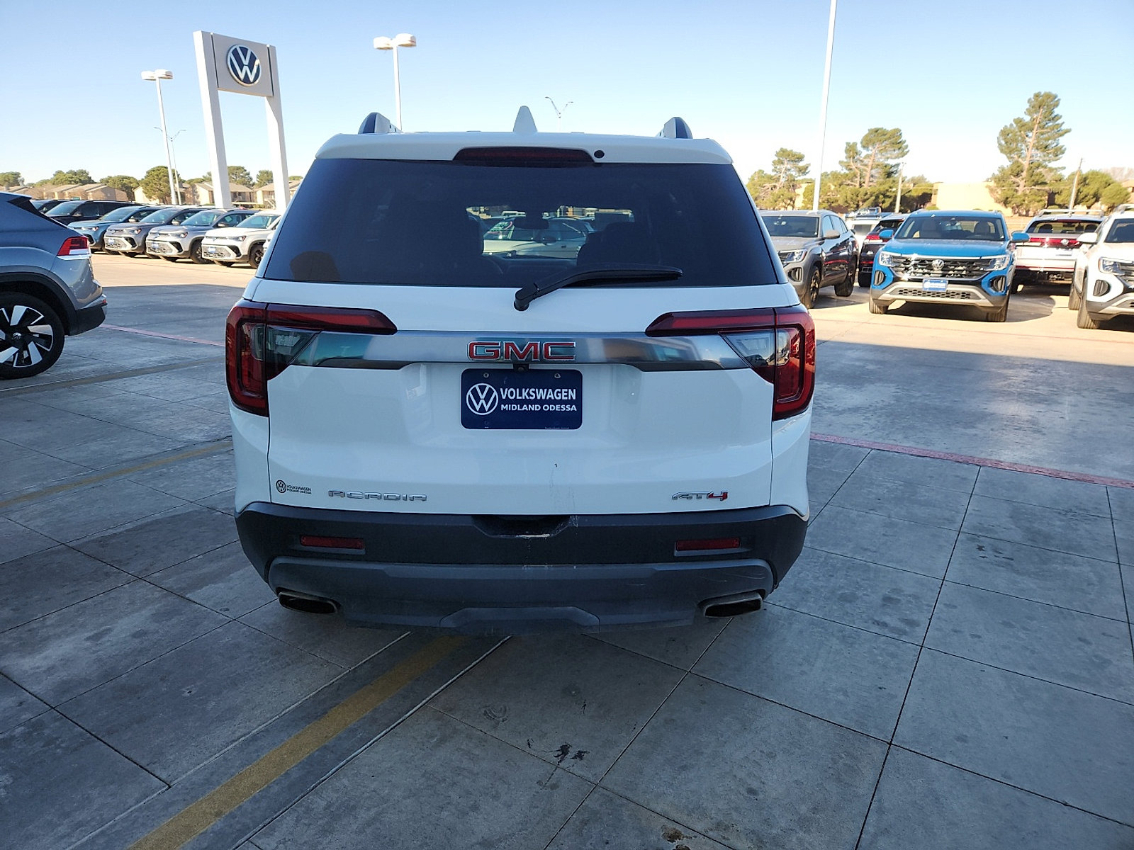 Used 2023 GMC Acadia AT4 w/ Technology Package image 6