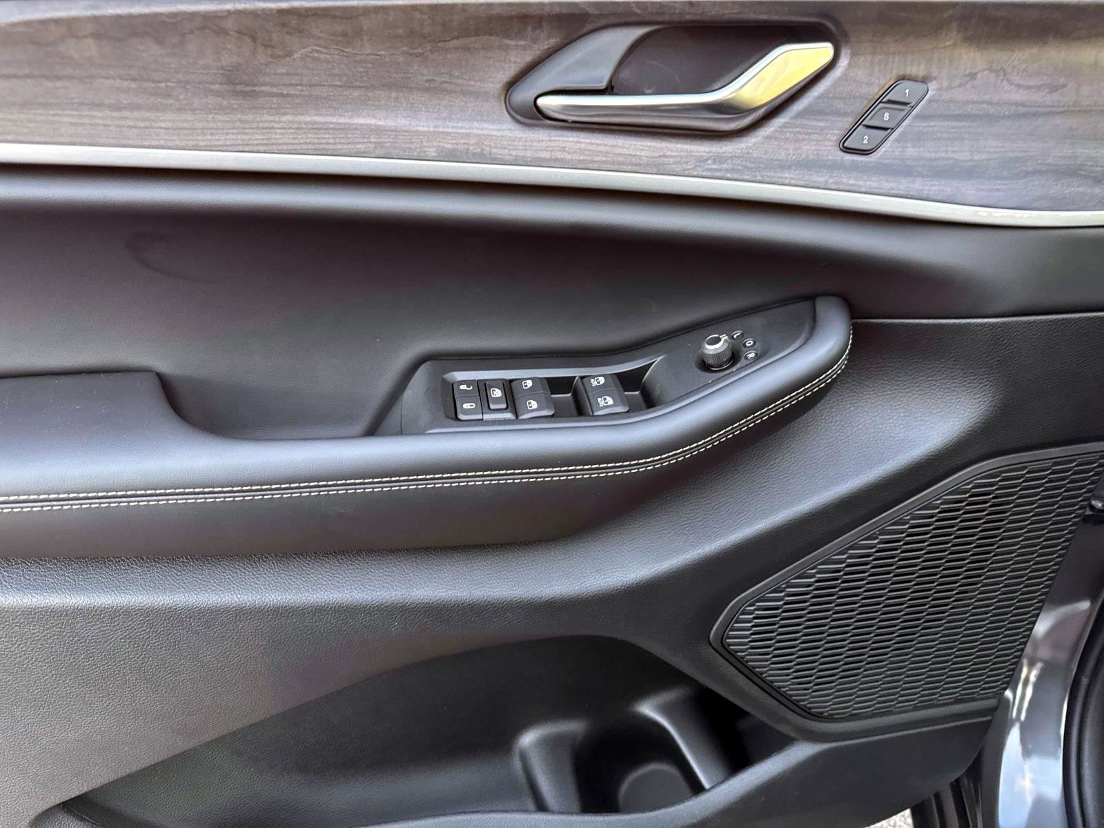 New 2025 Jeep Grand Cherokee Limited image 10