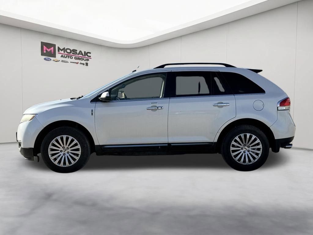 Used 2011 Lincoln MKX 2WD w/ Wood Pkg image 5