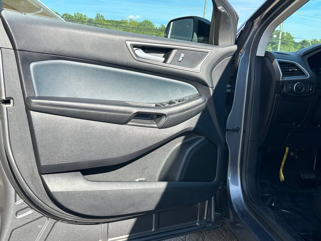 Used 2022 Ford Edge SEL w/ Sport Appearance Package AWD/4WD image 14