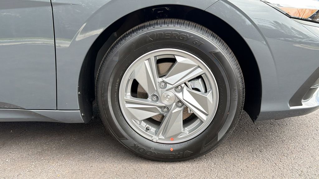 New 2026 Hyundai Elantra SE image 13