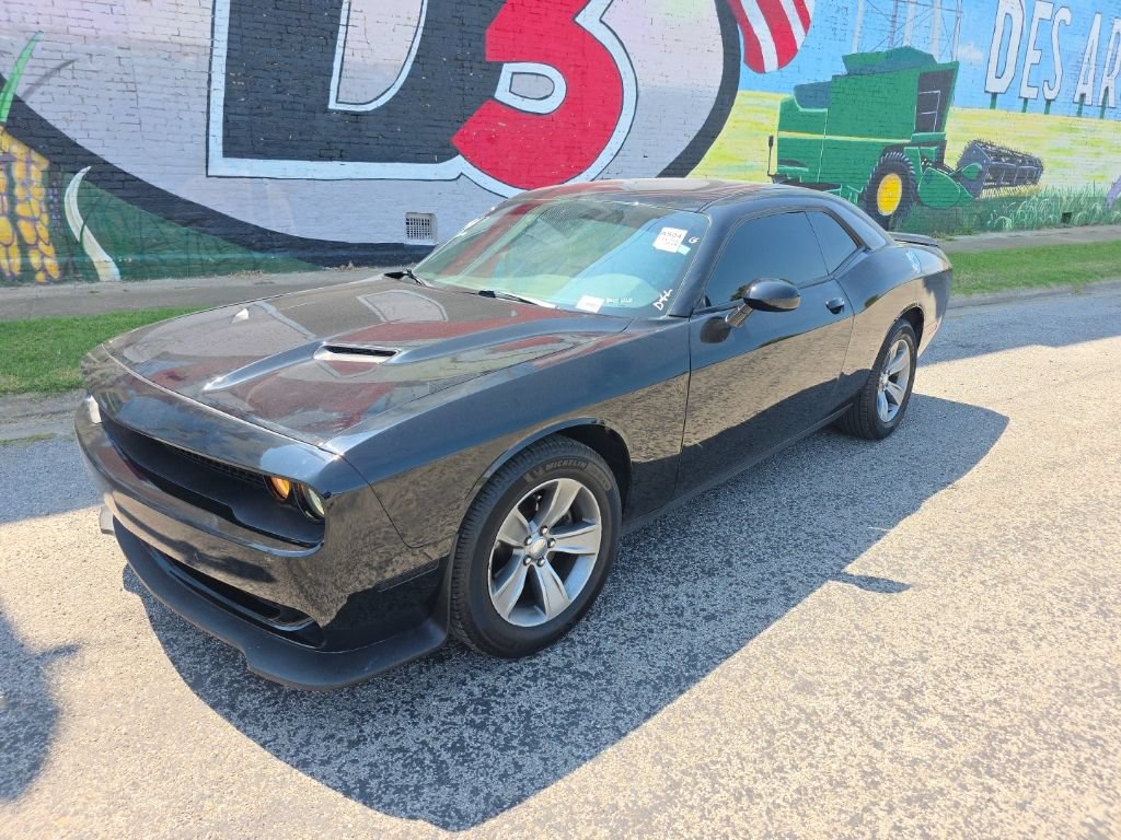 Used 2019 Dodge Challenger SXT RWD image 42