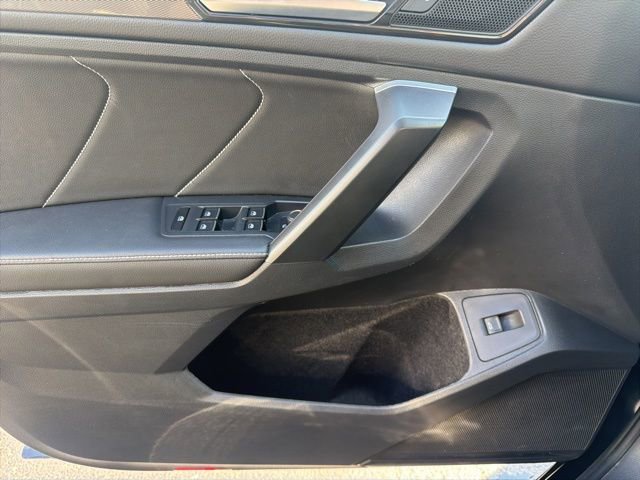 Used 2024 Volkswagen Tiguan SE AWD/4WD image 42