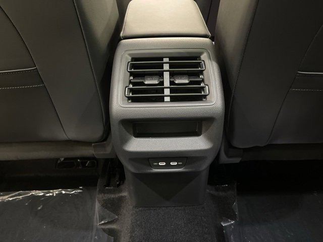 New 2026 Volkswagen Tiguan SE R-Line image 25