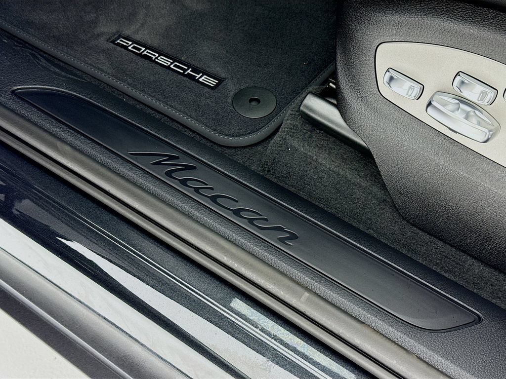 New 2026 Porsche Macan AWD/4WD image 13