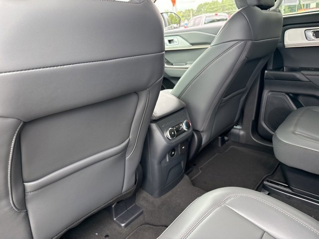 New 2025 Ford Explorer Active w/ Active Comfort Package image 25