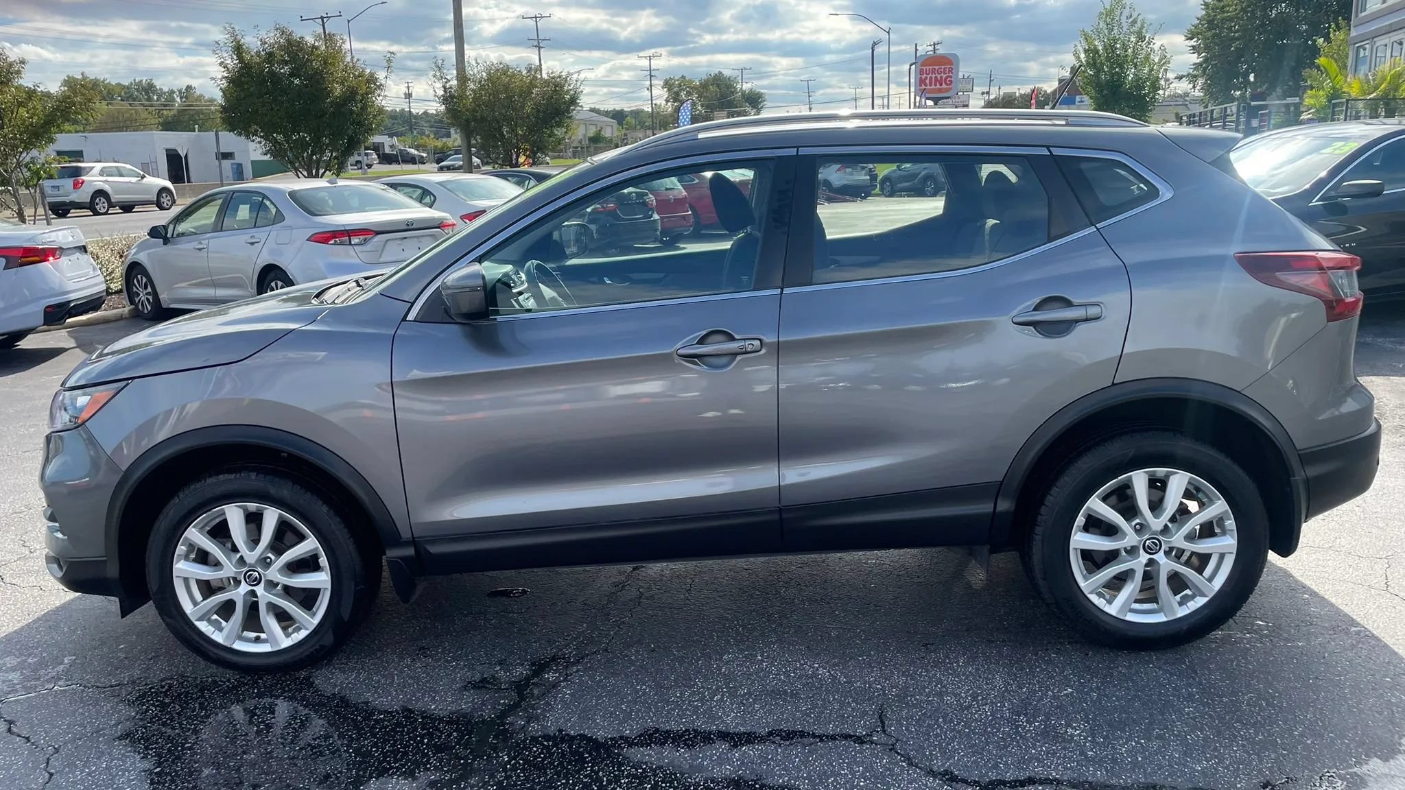 Used 2021 Nissan Rogue Sport SV FWD image 8