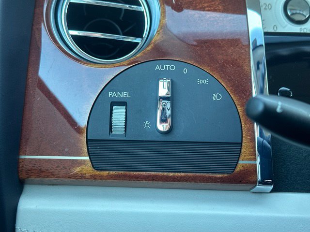 Used 2015 Rolls-Royce Ghost RWD image 29